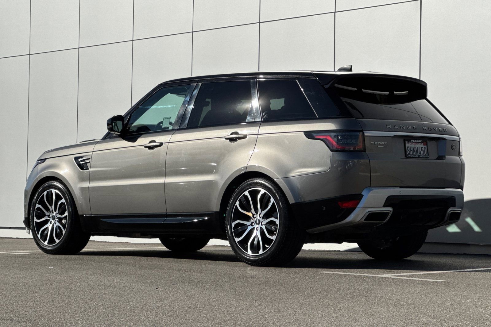 Used 2019 Land Rover Range Rover Sport HSE image 3