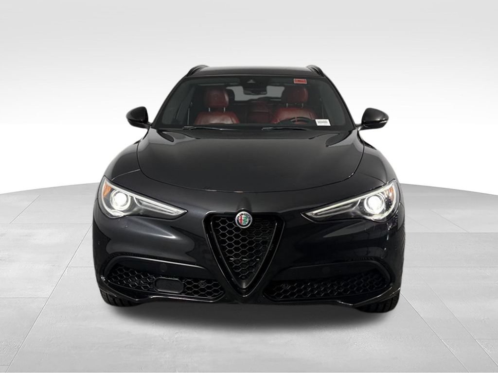 Used 2023 Alfa Romeo Stelvio Veloce AWD/4WD image 9