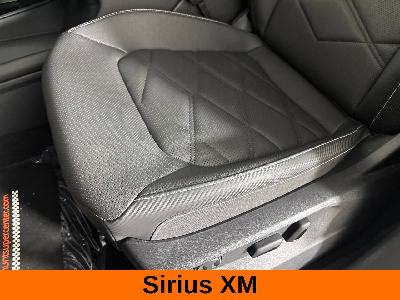 Used 2025 Volkswagen Atlas Cross Sport SE FWD image 11