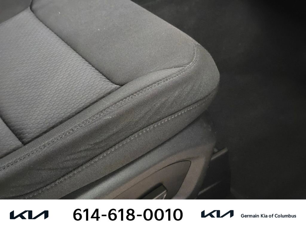 Used 2023 Ford Explorer XLT image 27