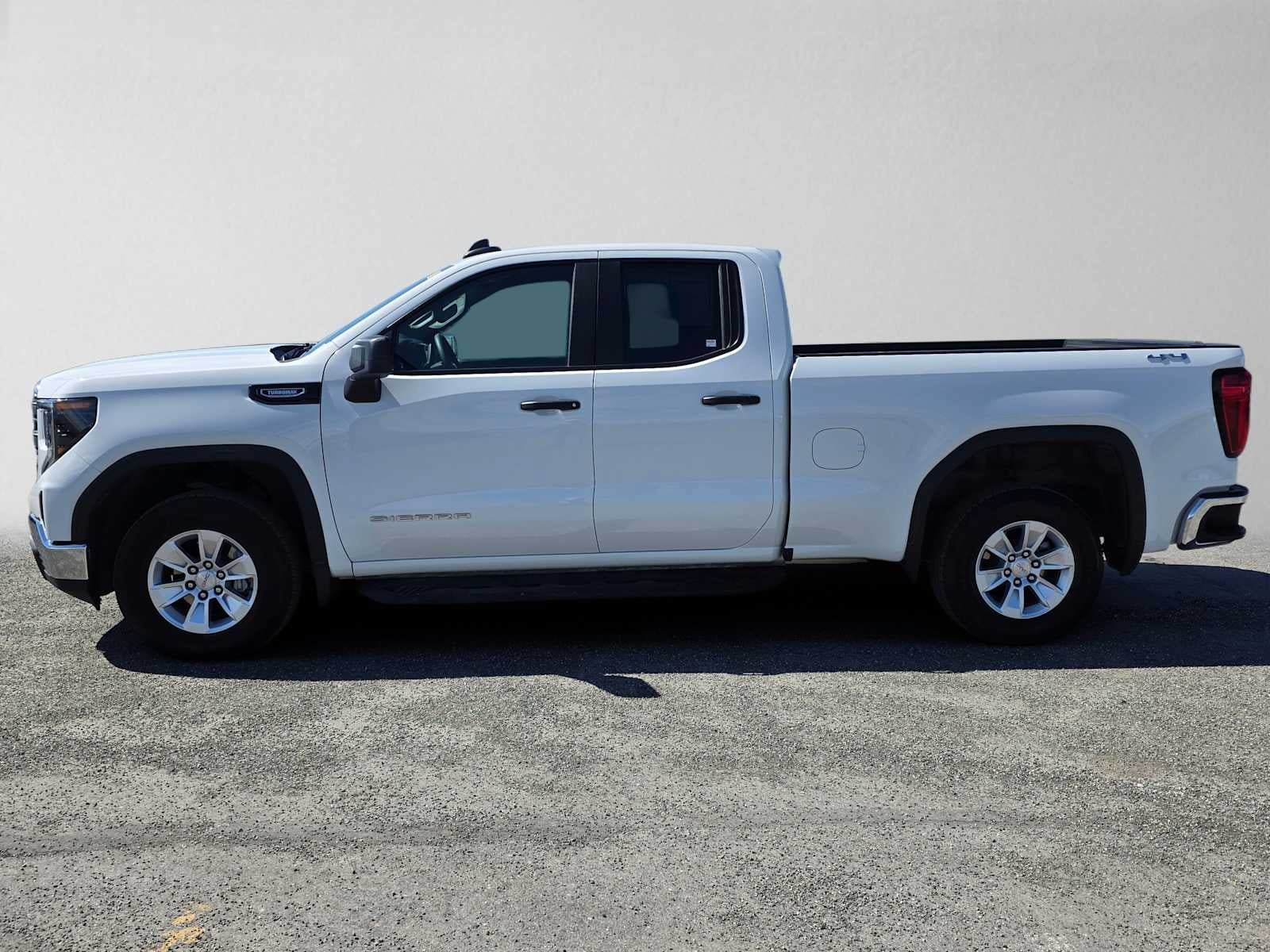 Certified 2025 GMC Sierra 1500 Pro w/ Pro Value Package AWD/4WD image 6