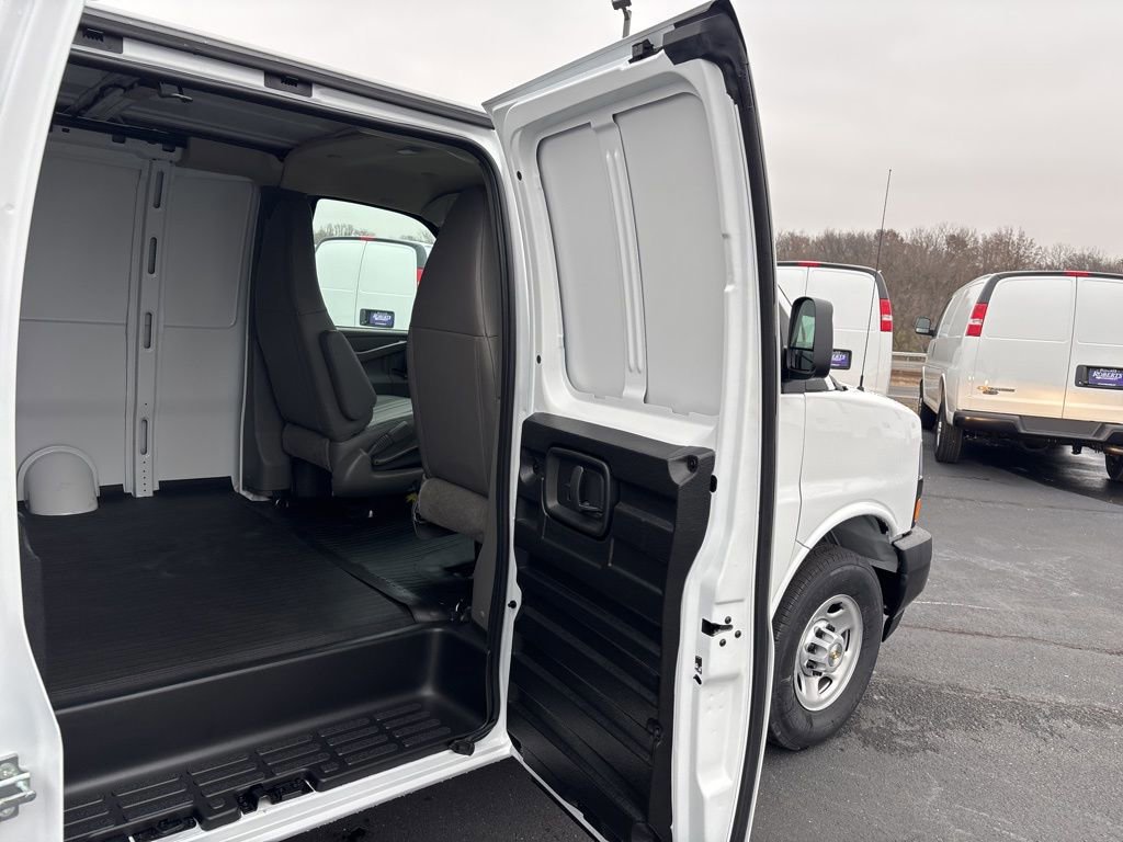 New 2025 Chevrolet Express 2500 w/ Driver Convenience Package image 35
