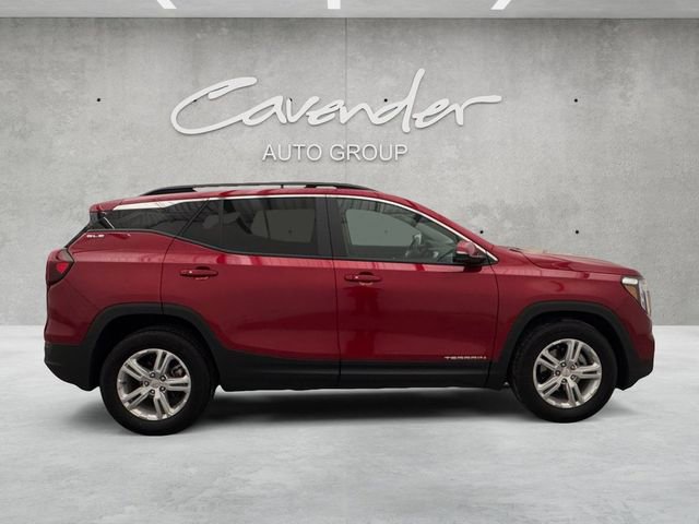 Used 2024 GMC Terrain SLE w/ Driver Convenience Package image 17
