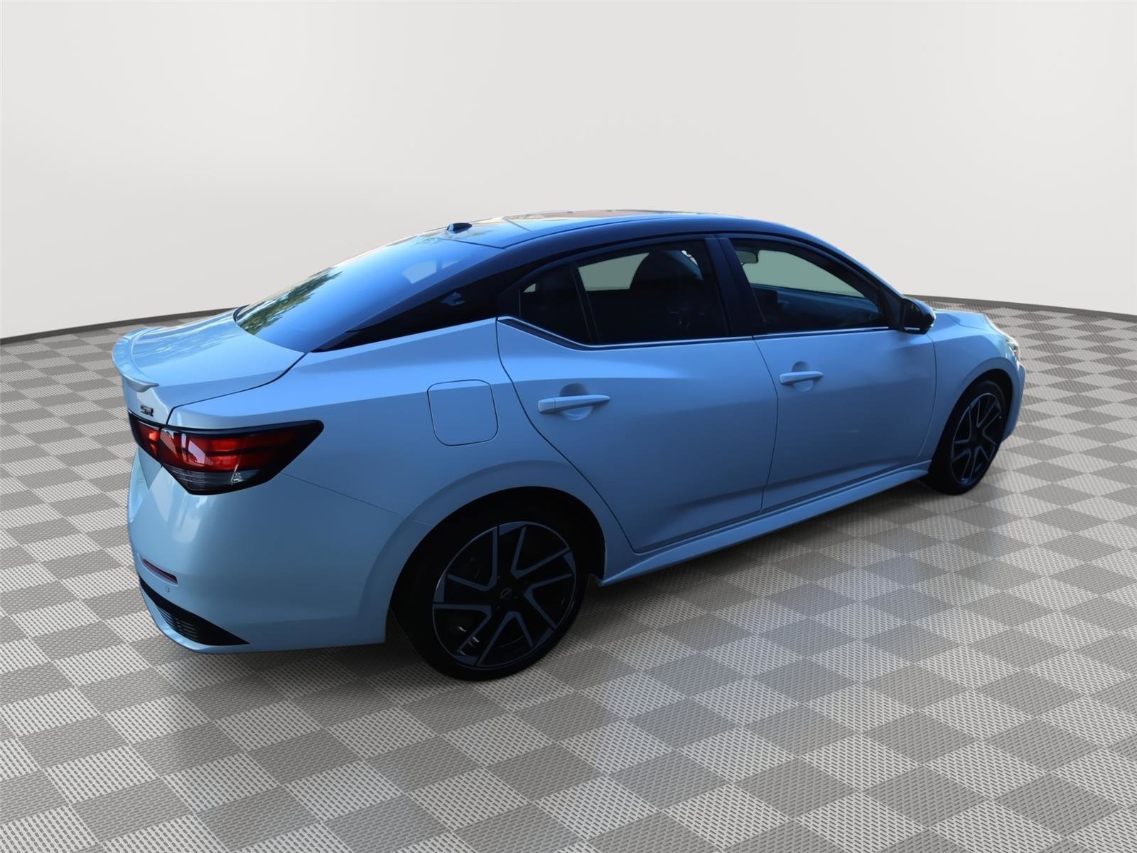 Used 2025 Nissan Sentra SR w/ SR Premium Package image 4