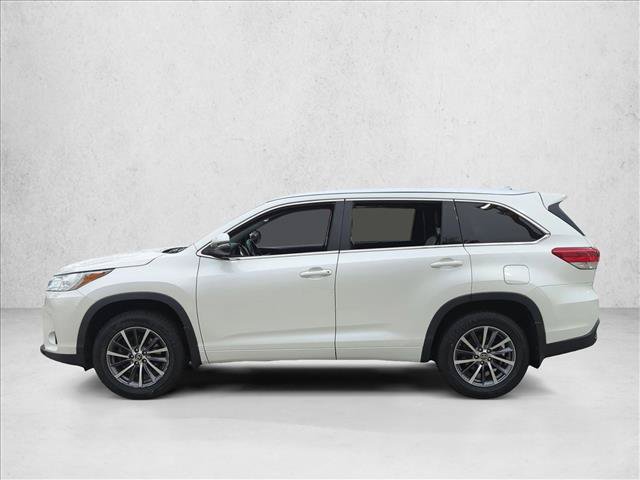 Certified 2017 Toyota Highlander XLE AWD/4WD image 9