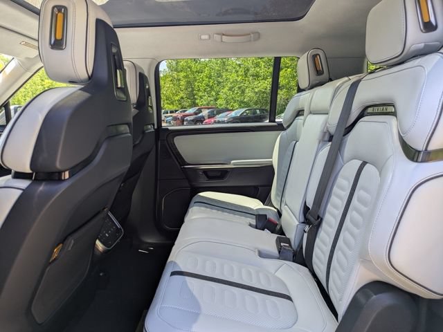 Used 2025 Rivian R1S Adventure AWD/4WD image 17