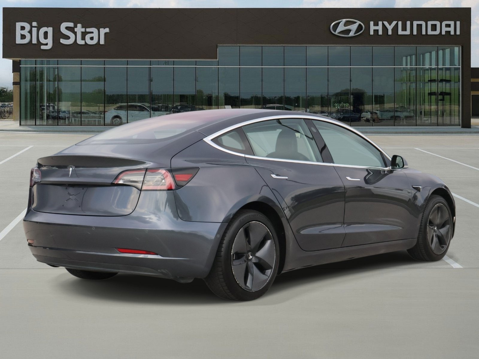 Used 2018 Tesla Model 3 Long Range RWD image 4