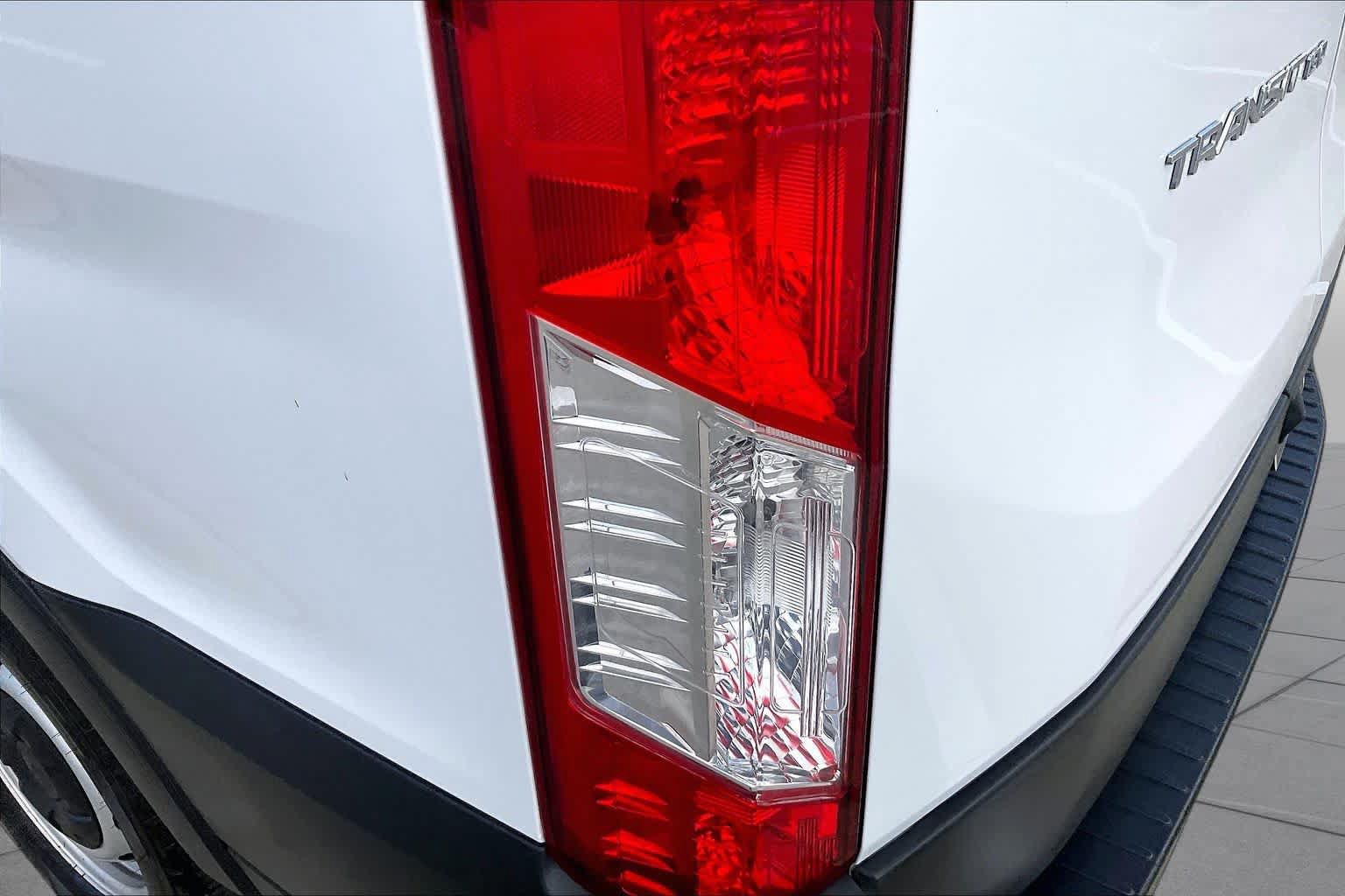 Used 2020 Ford Transit 150 XL RWD image 26