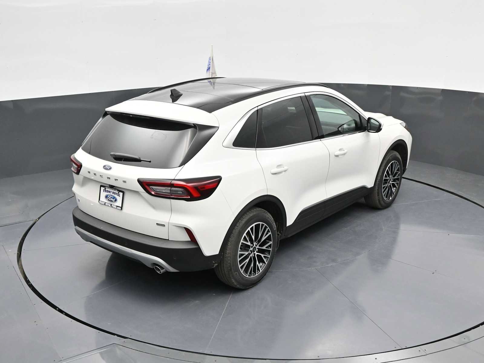 New 2025 Ford Escape SE FWD image 33