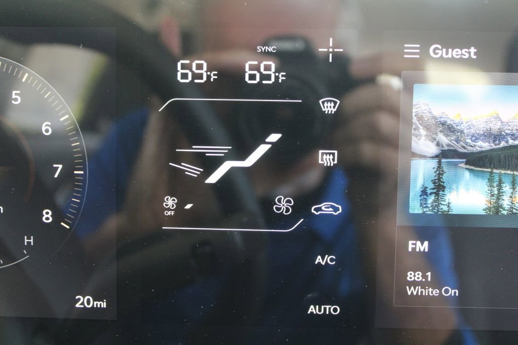 New 2025 Kia K4 EX image 36