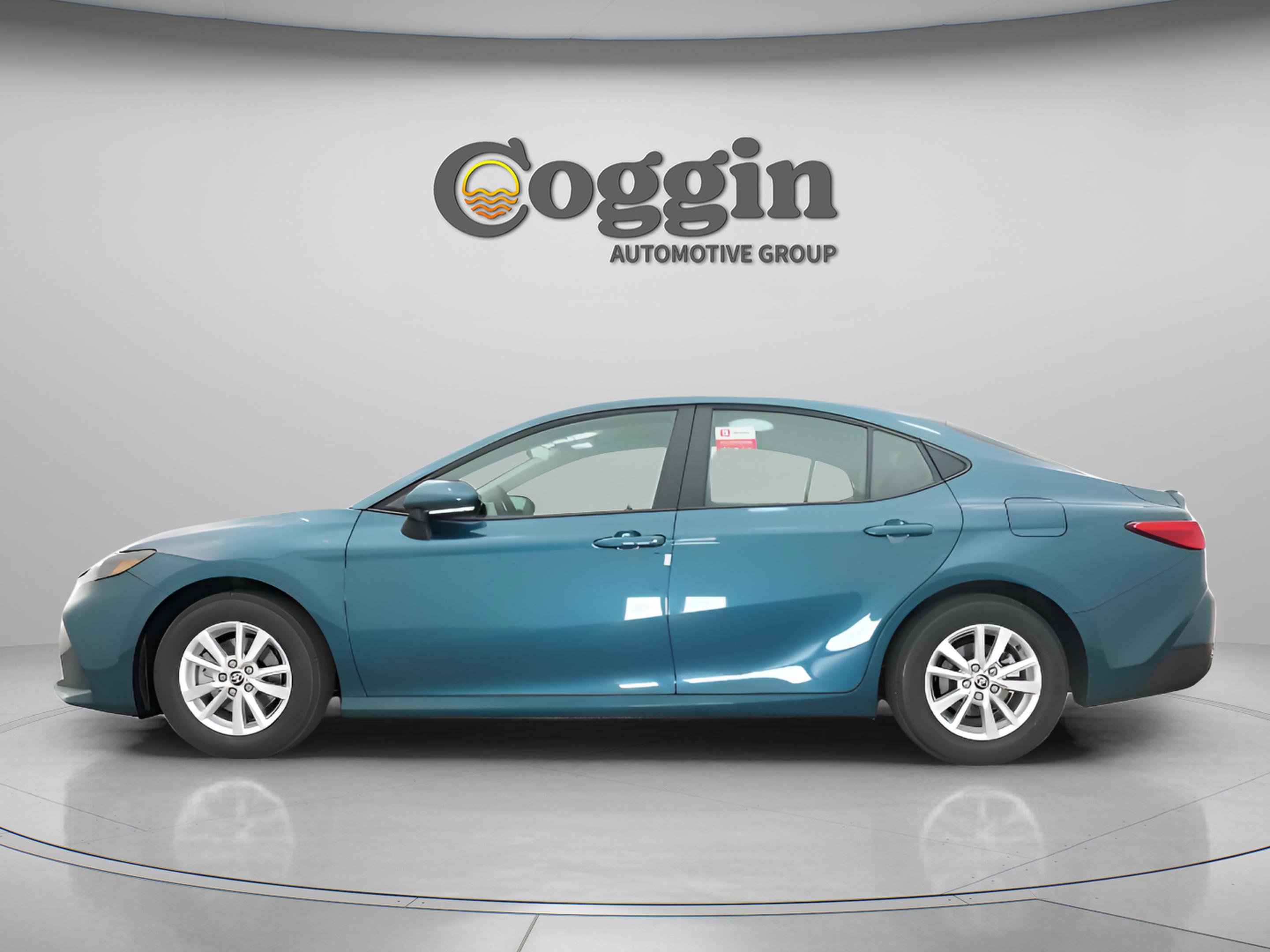 Used 2026 Toyota Camry LE w/ Convenience Package FWD image 6