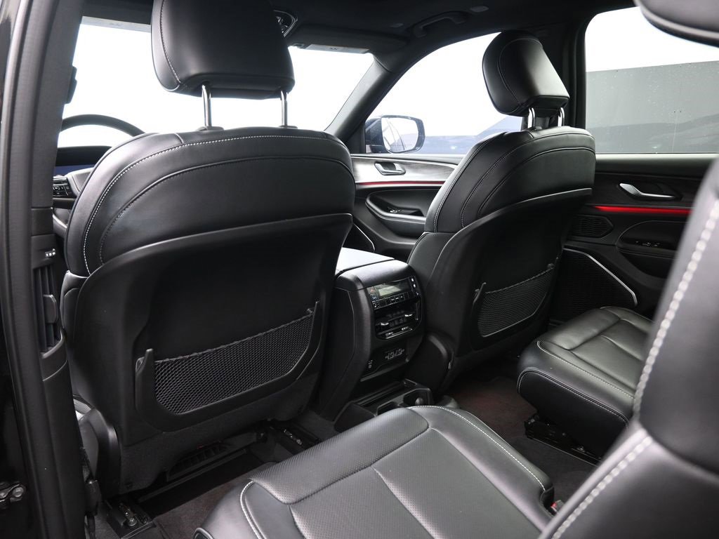 Used 2022 Jeep Grand Cherokee L Overland image 24