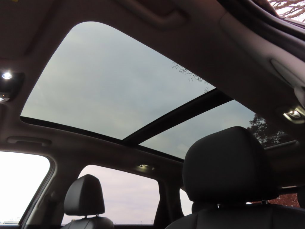 Certified 2023 Kia Sorento S w/ Panoramic Sunroof Package image 7