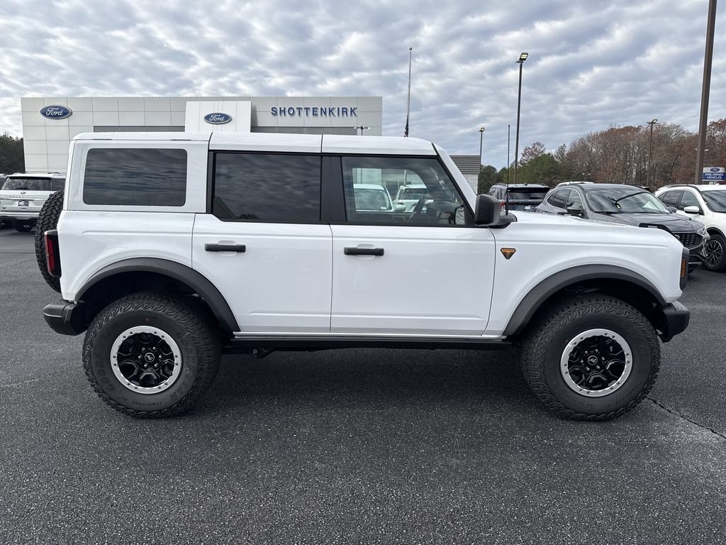 New 2025 Ford Bronco Badlands w/ Sasquatch Package AWD/4WD image 8