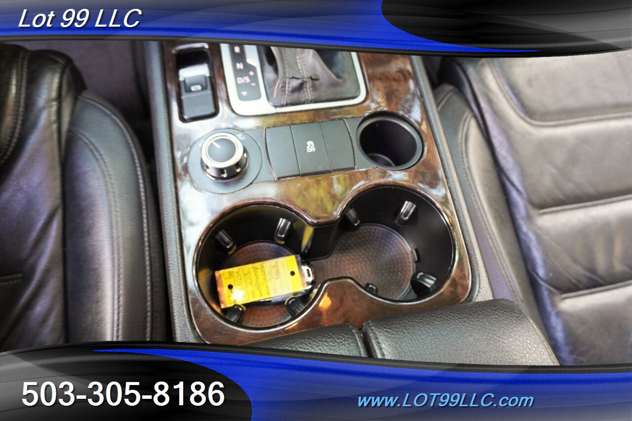 Used 2013 Volkswagen Touareg Executive AWD/4WD image 25