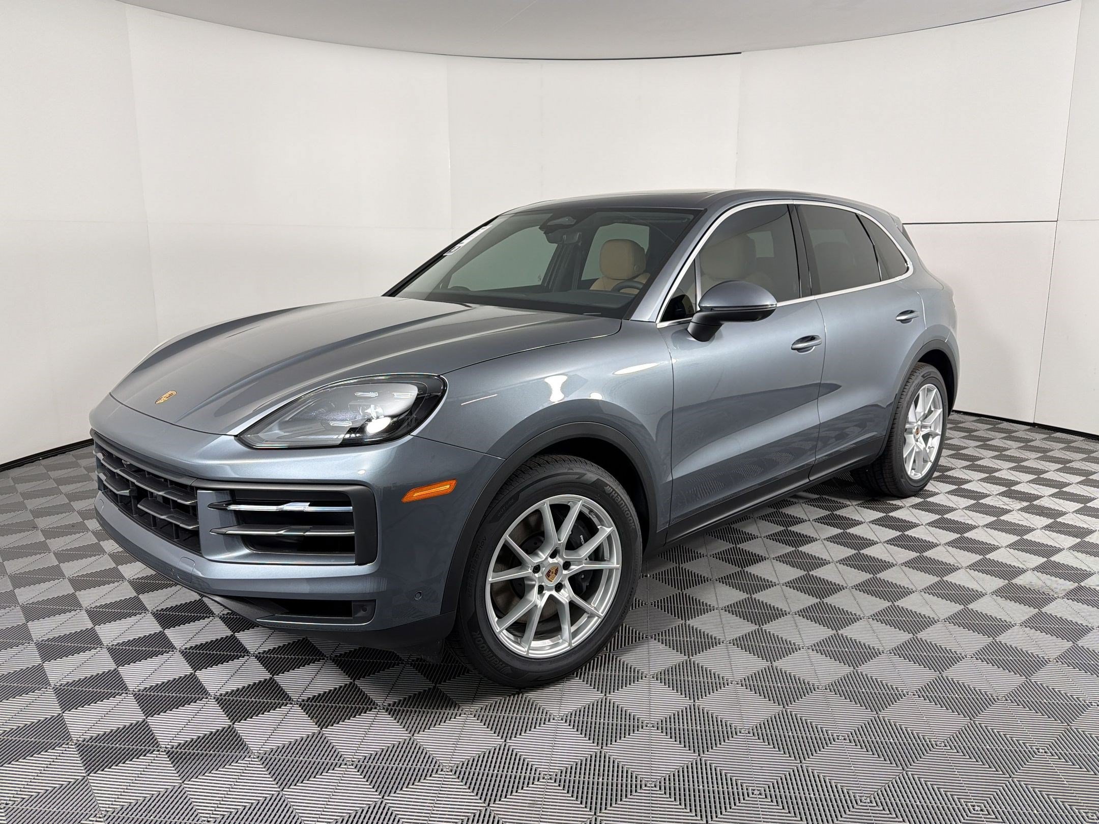 Used 2026 Porsche Cayenne AWD/4WD image 1