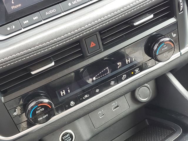 Used 2021 Nissan Rogue S image 27