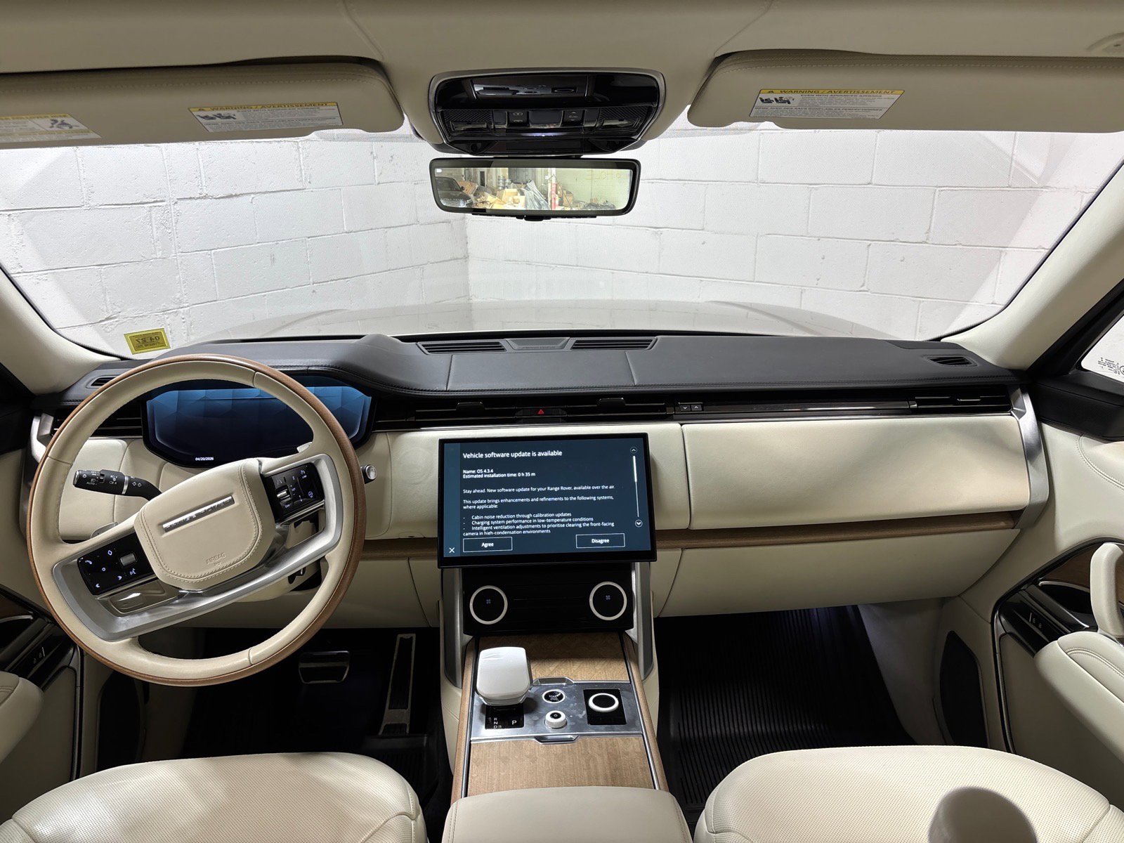 Used 2023 Land Rover Range Rover SV AWD/4WD image 35