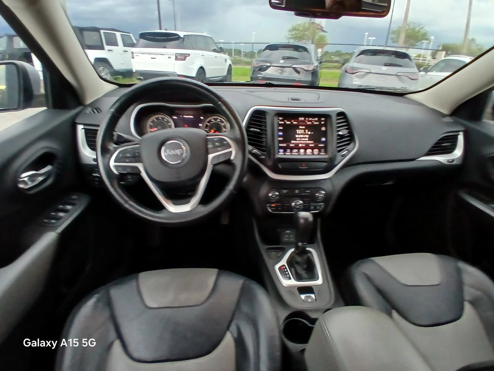 Used 2014 Jeep Cherokee Limited w/ Luxury Group FWD image 22