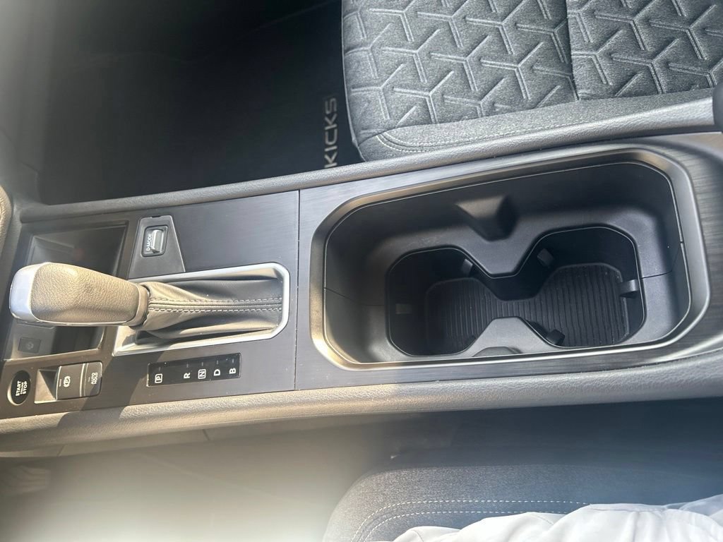 Certified 2025 Nissan Kicks SV FWD image 14