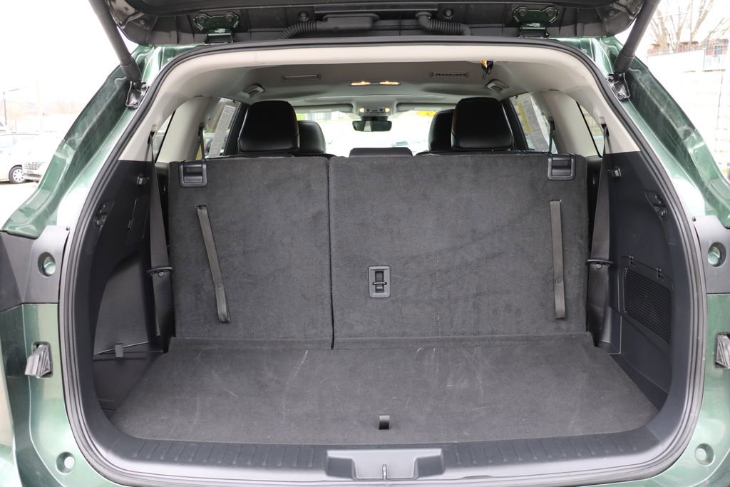 Used 2025 Toyota Highlander XLE AWD/4WD image 6