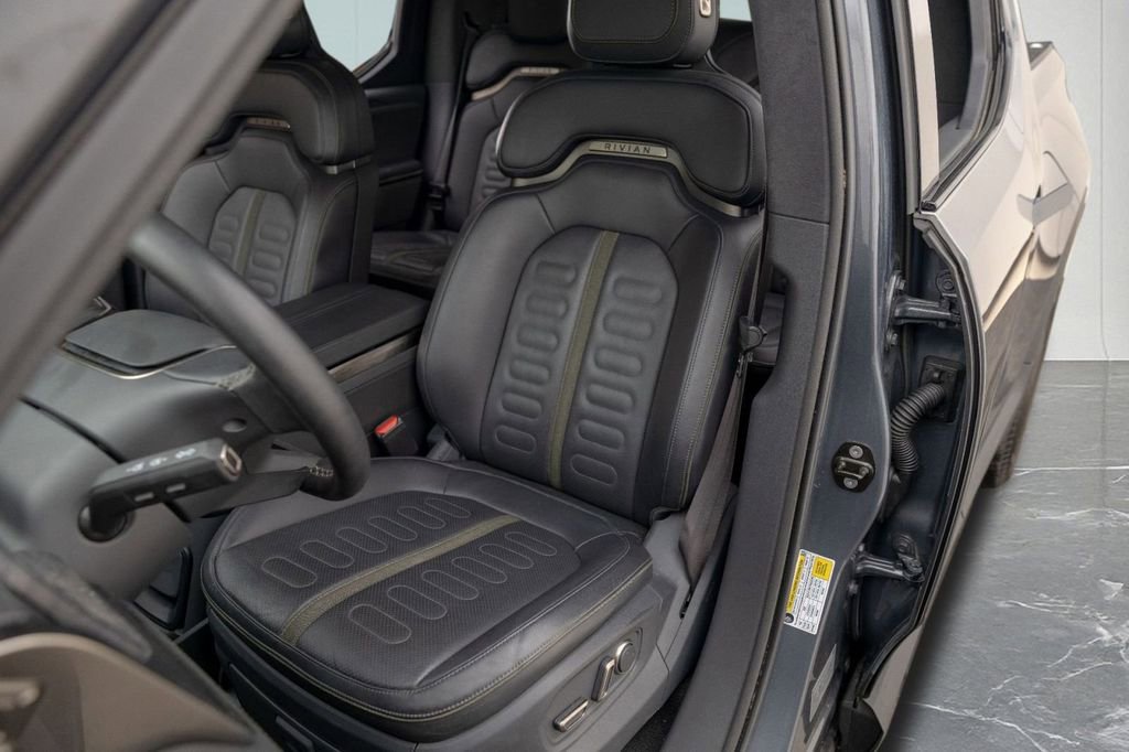 Used 2022 Rivian R1T Adventure image 27