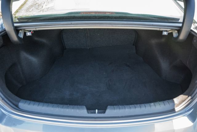 Used 2015 Hyundai Sonata Limited w/ Option Group 06 FWD image 11
