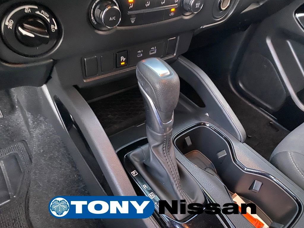Used 2023 Nissan Frontier SV w/ Midnight Edition Package image 17