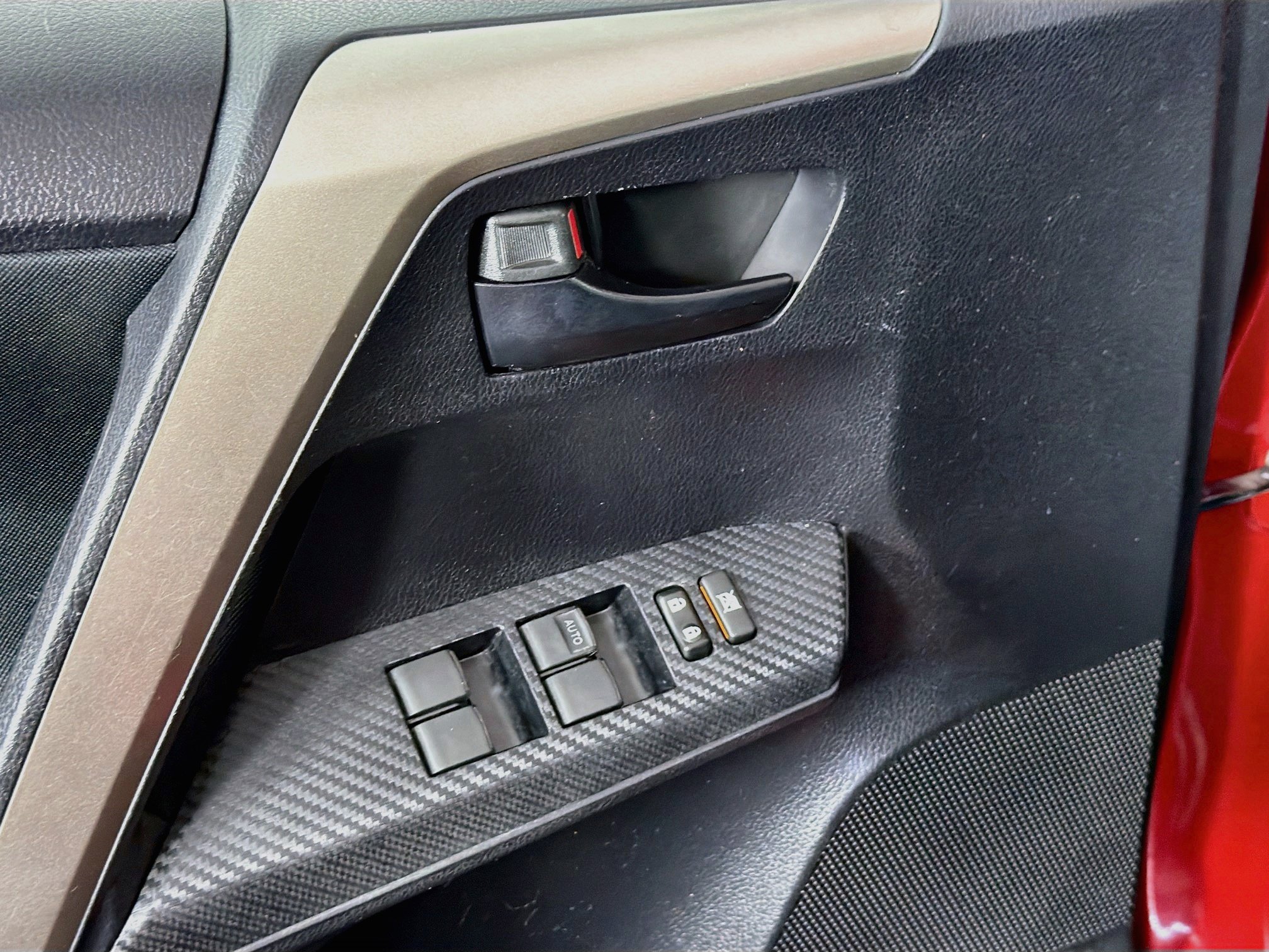 Used 2015 Toyota RAV4 LE FWD image 15