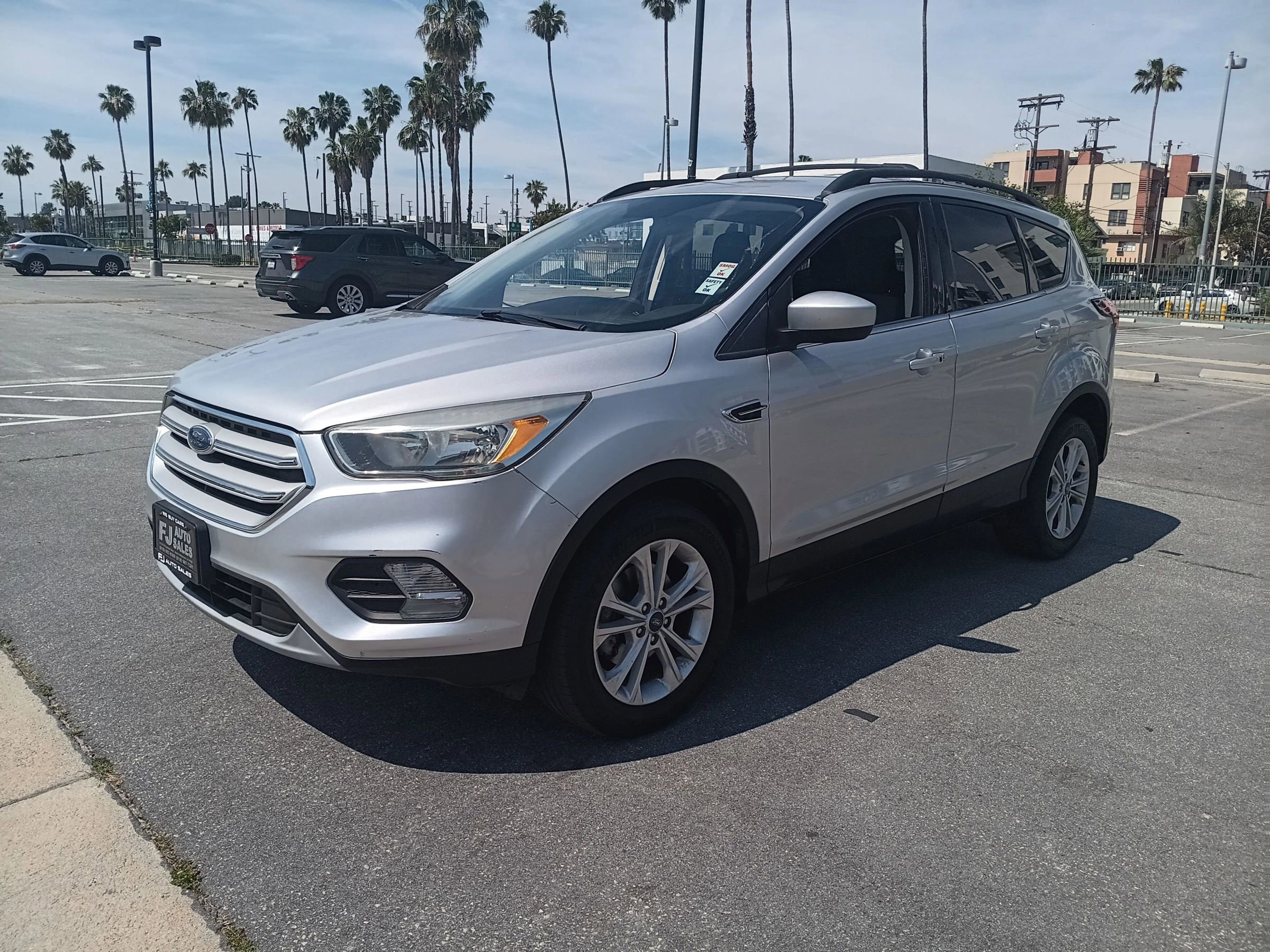Used 2019 Ford Escape SE image 3