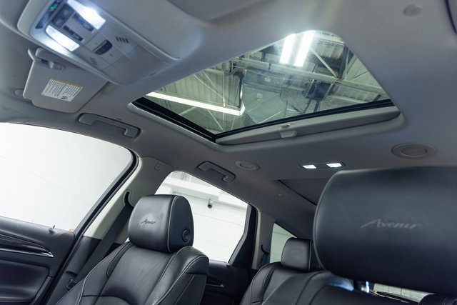 Used 2020 Buick Enclave Avenir w/ Avenir Technology Package image 13