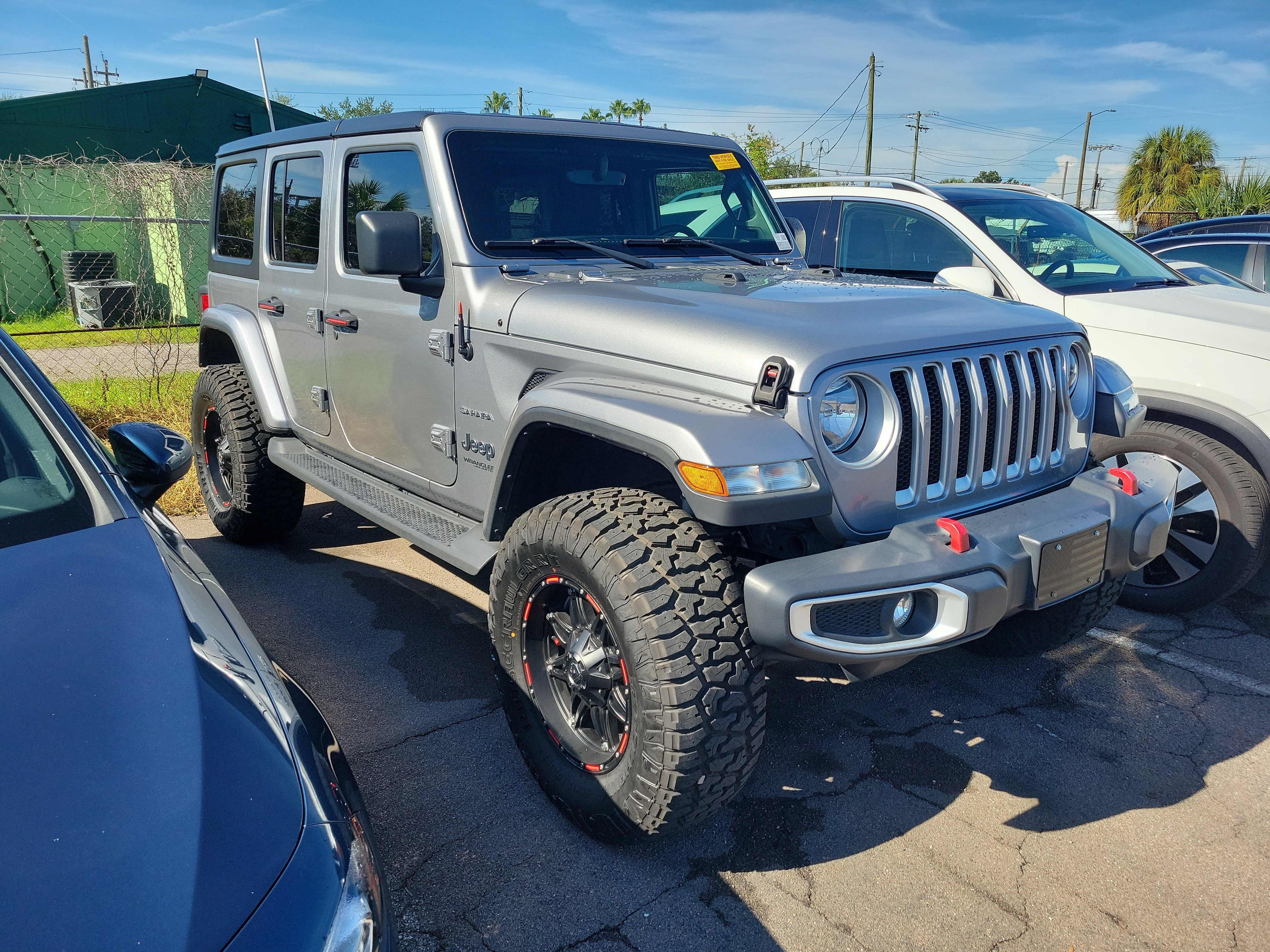 Used 2020 Jeep Wrangler Unlimited Sahara AWD/4WD image 2
