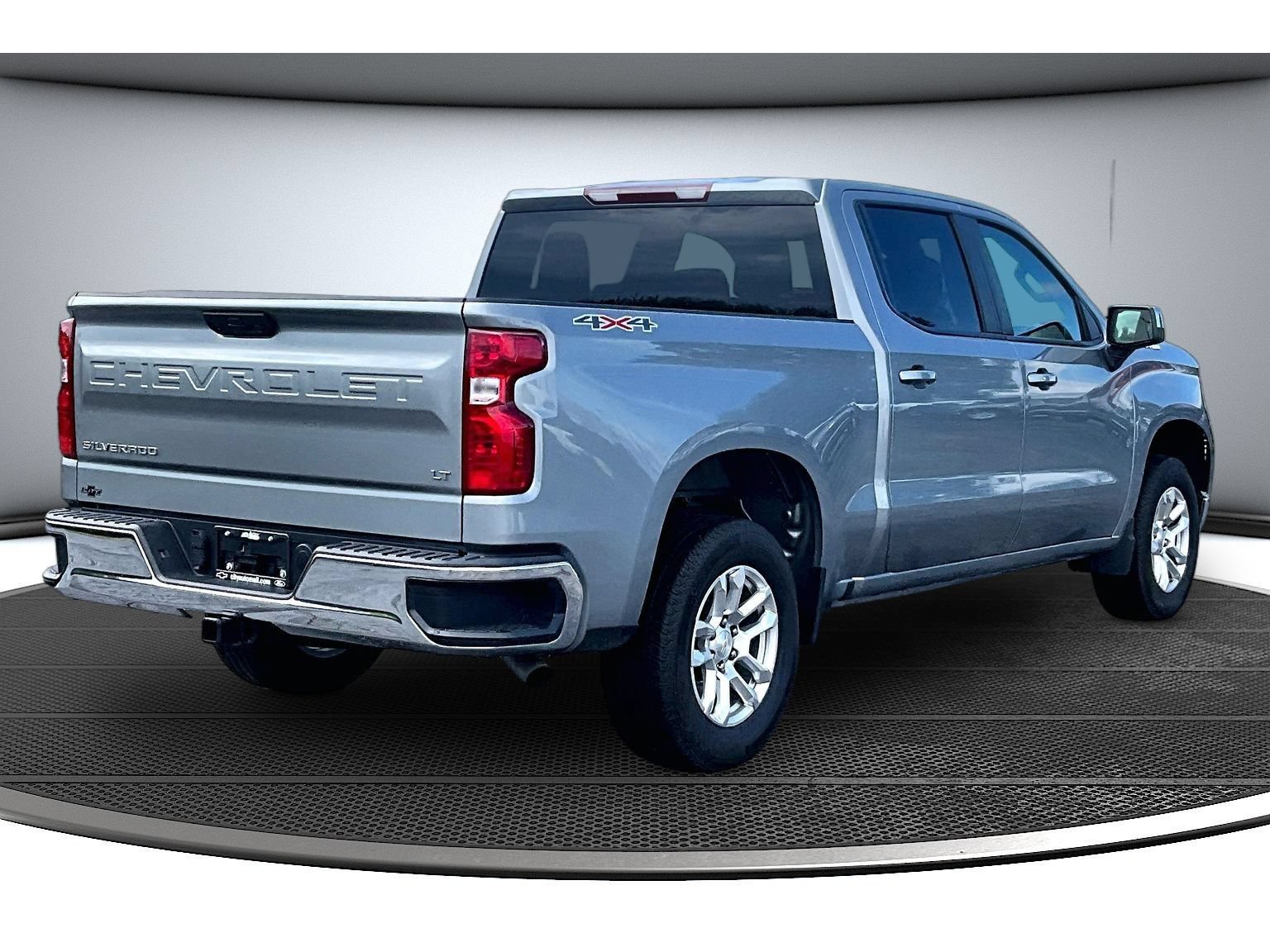Used 2024 Chevrolet Silverado 1500 LT AWD/4WD image 18
