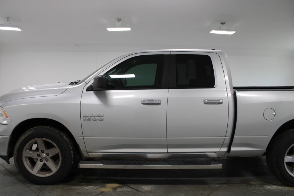 Used 2017 RAM 1500 Classic SLT AWD/4WD image 6