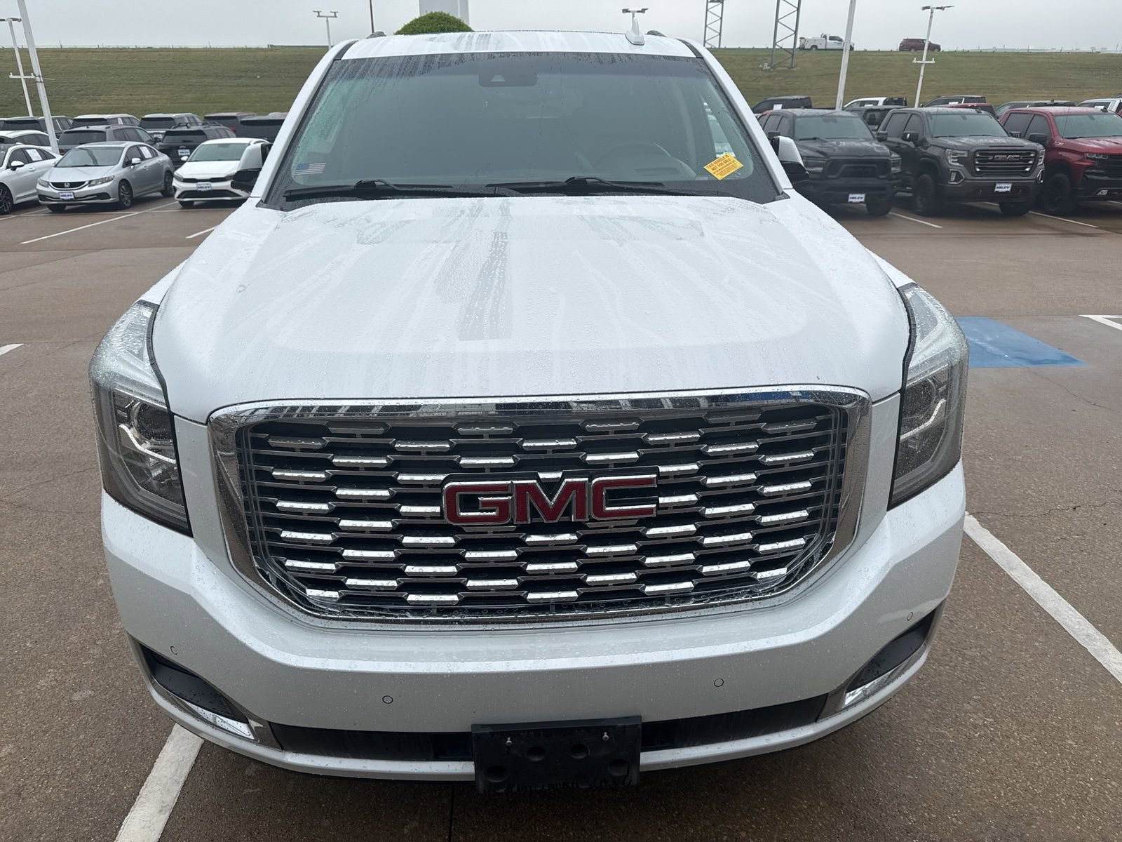 Used 2019 GMC Yukon XL Denali w/ Open Road Package RWD image 2