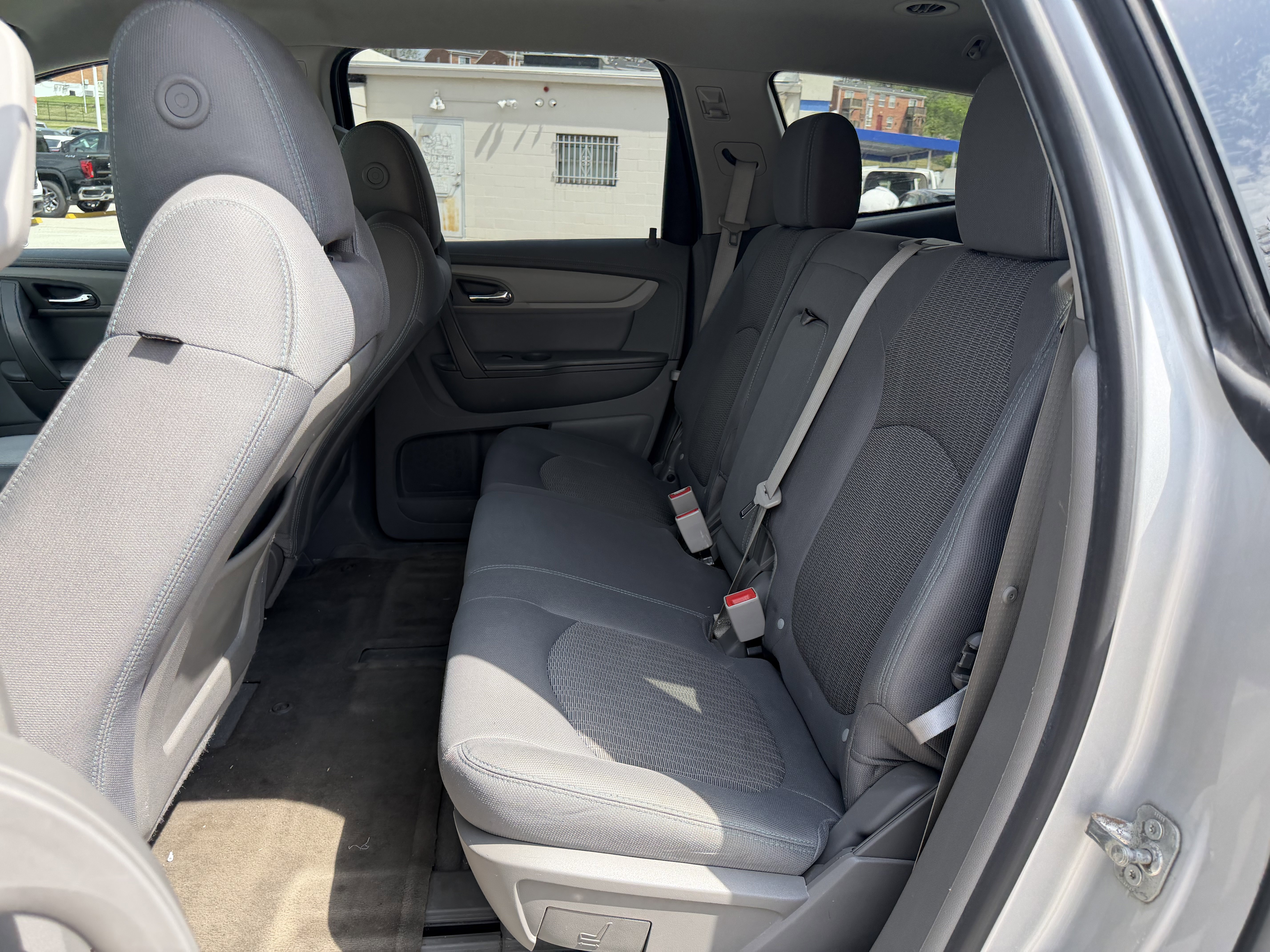 Used 2017 Chevrolet Traverse LT image 12