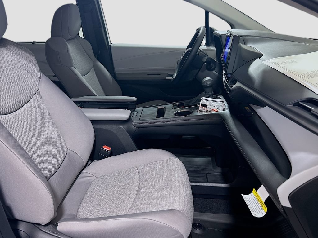 New 2026 Toyota Sienna LE FWD image 27