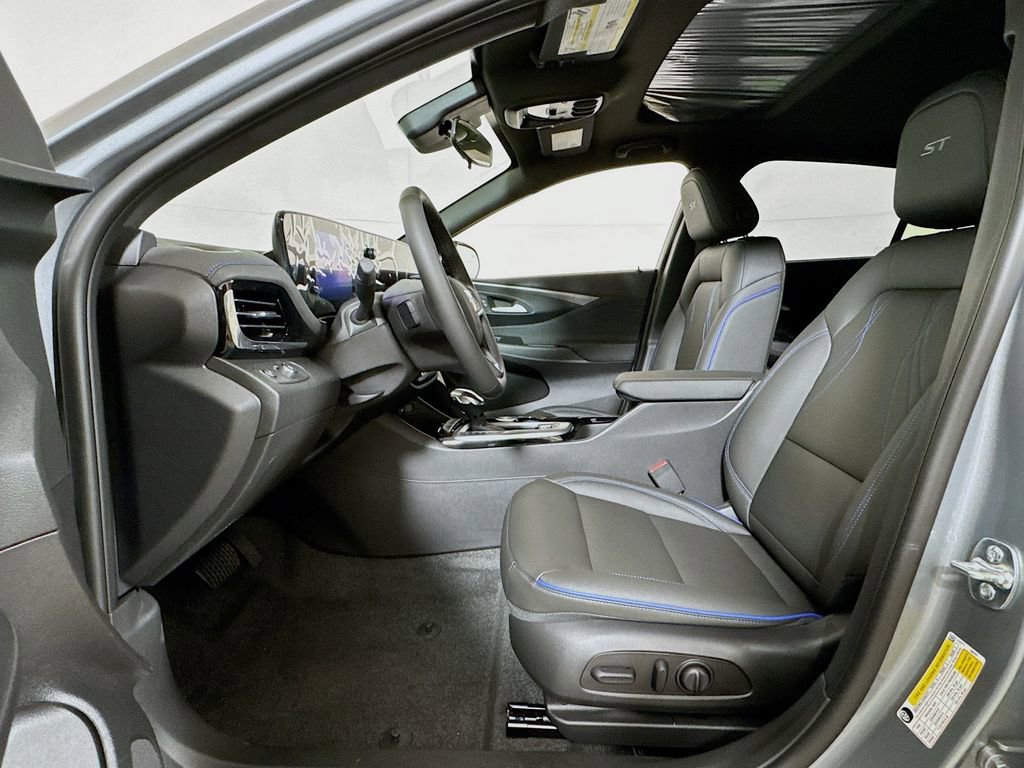 New 2026 Buick Envista Sport Touring w/ Convenience I Package FWD image 11