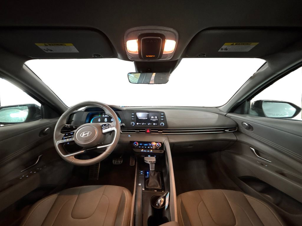 Certified 2025 Hyundai Elantra Sport image 16