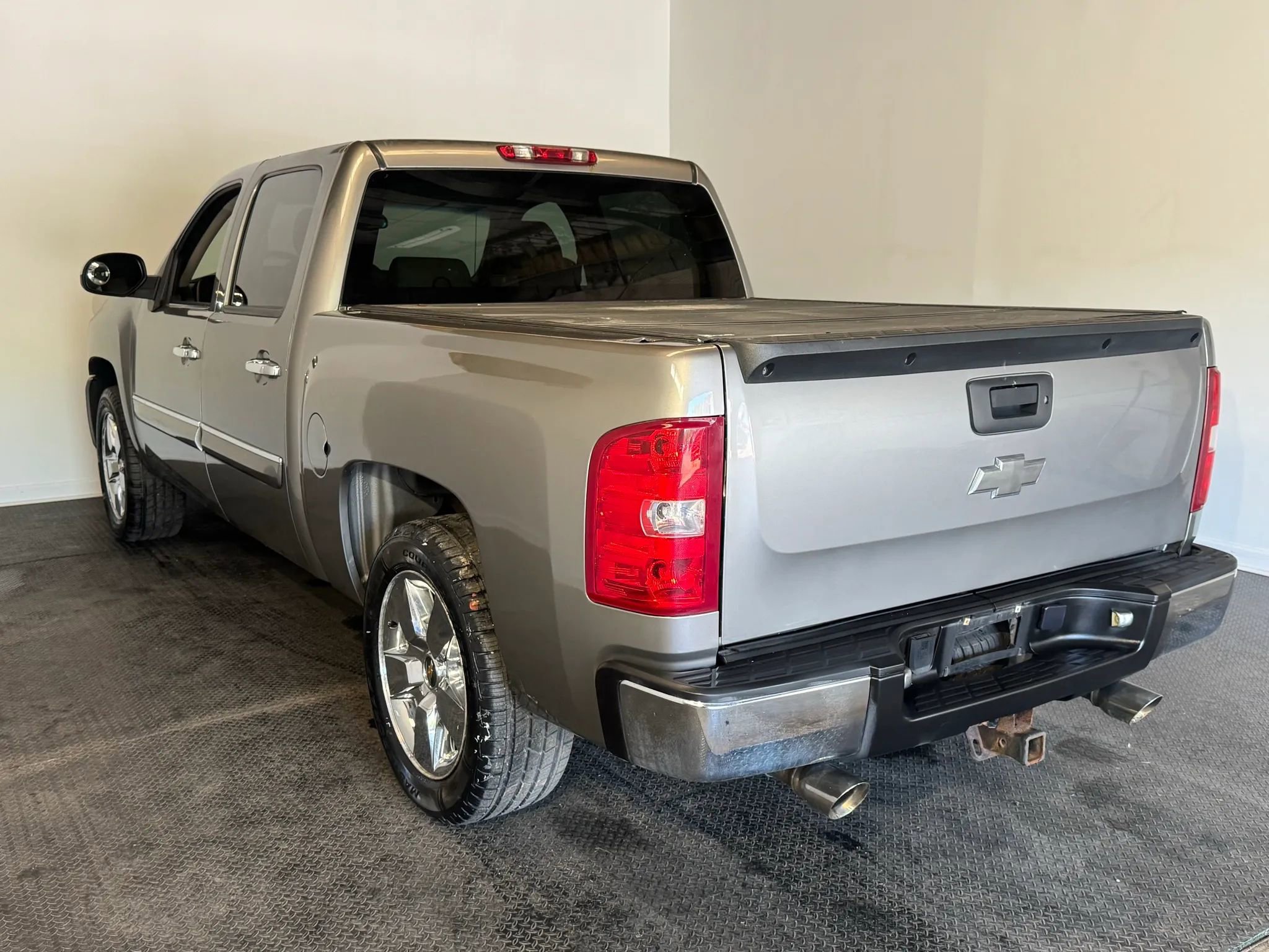 Used 2009 Chevrolet Silverado 1500 LT w/ Regional Value Package image 4