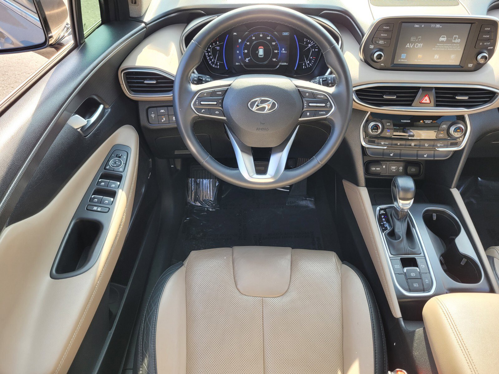 Used 2020 Hyundai Santa Fe SEL w/ Convenience + Premium Package image 12