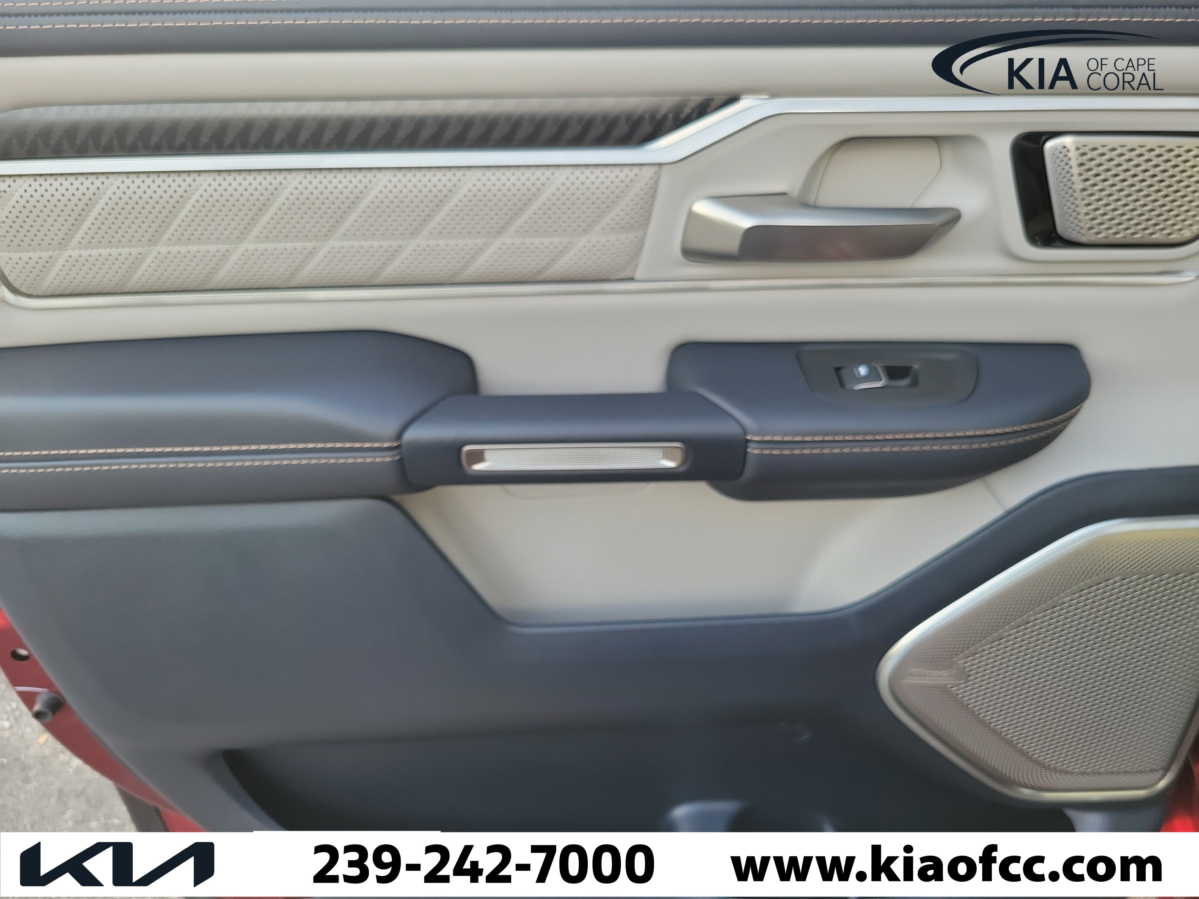 Used 2025 RAM 1500 Tungsten AWD/4WD image 13