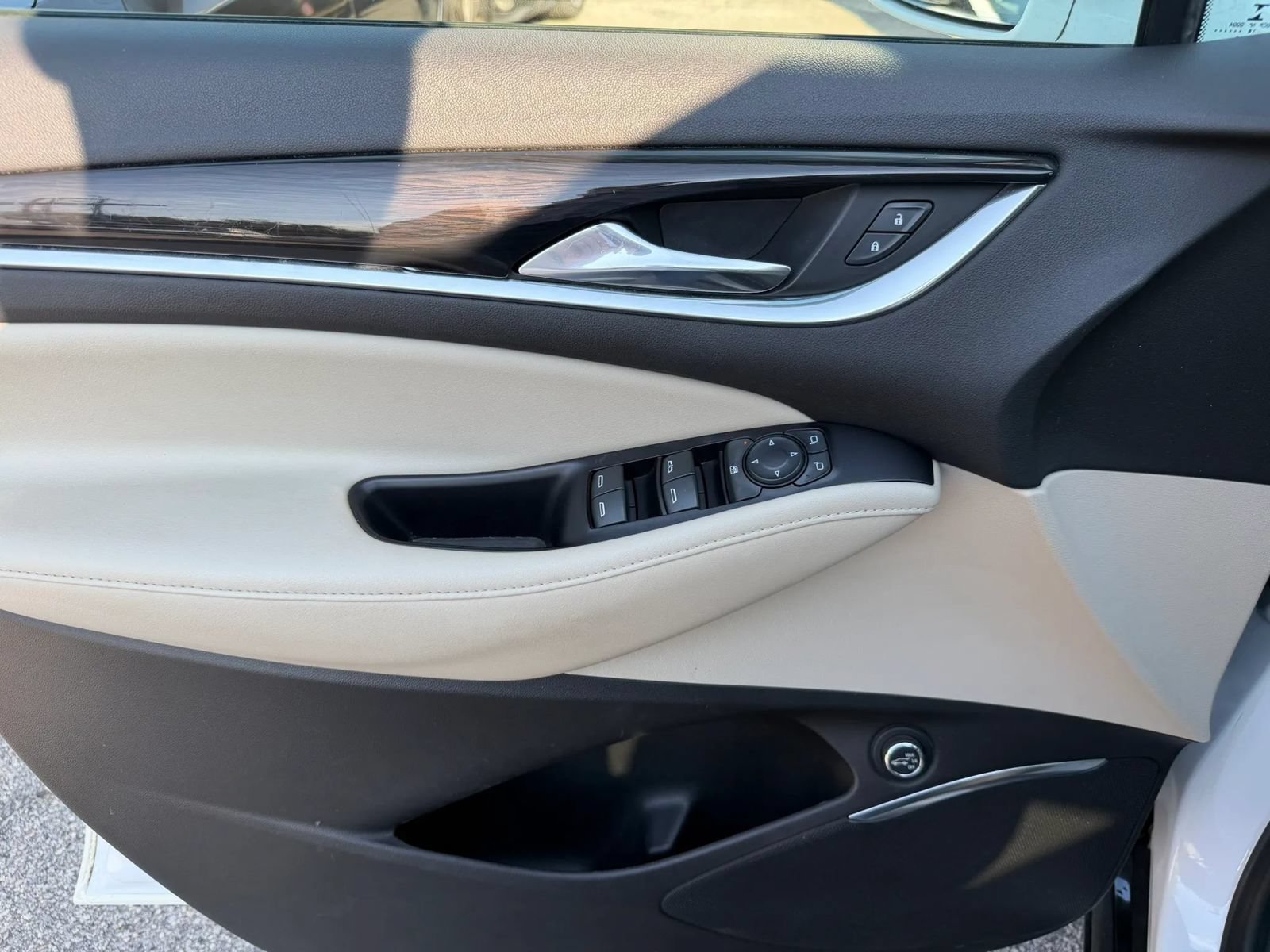 Used 2019 Buick Enclave Essence FWD image 9