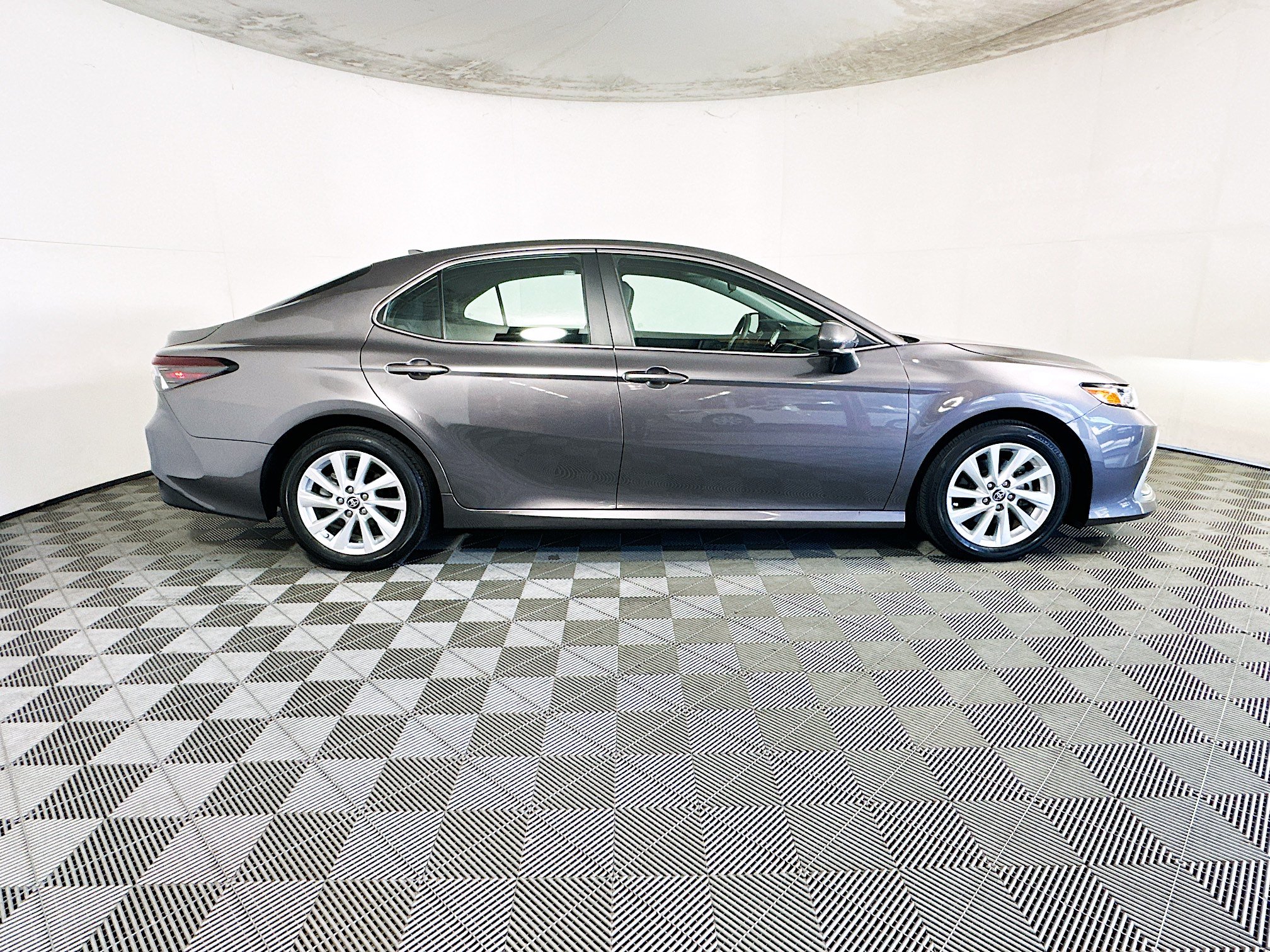 Used 2023 Toyota Camry LE FWD image 2