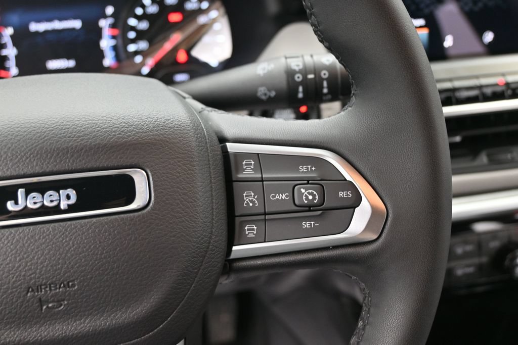 Used 2024 Jeep Compass Limited w/ Sun and Sound Group AWD/4WD image 31