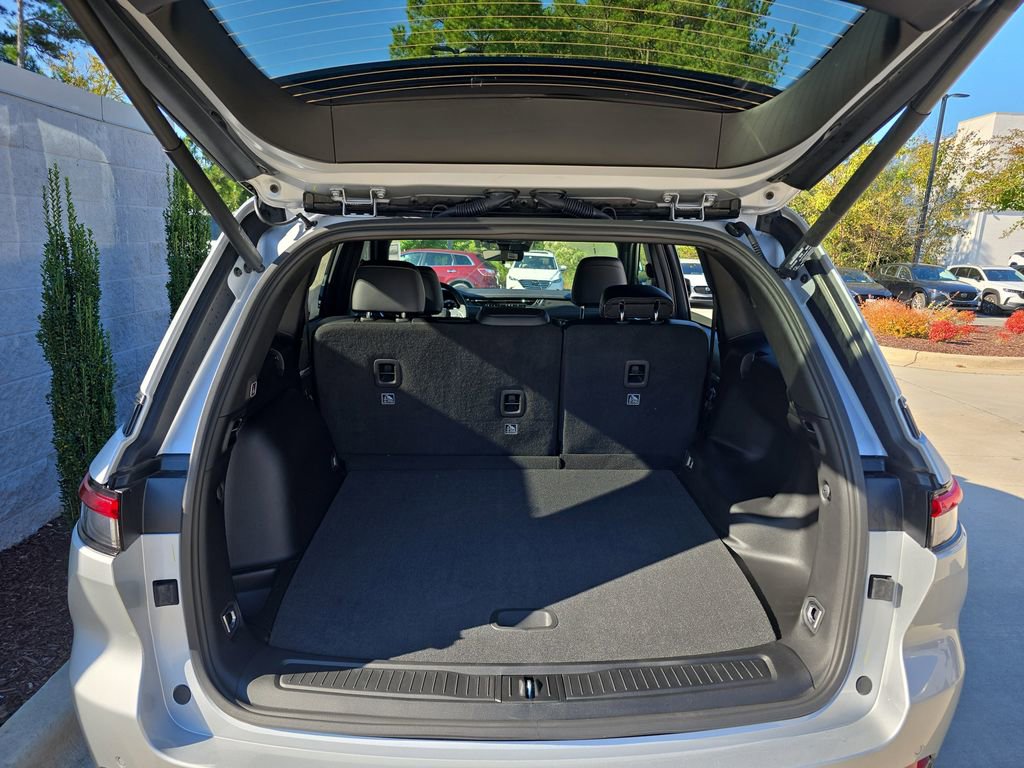 New 2025 Jeep Grand Cherokee Limited w/ Black Appearance Package image 13