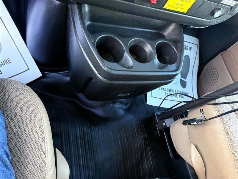 Used 2011 Chevrolet Express 2500 RWD image 13