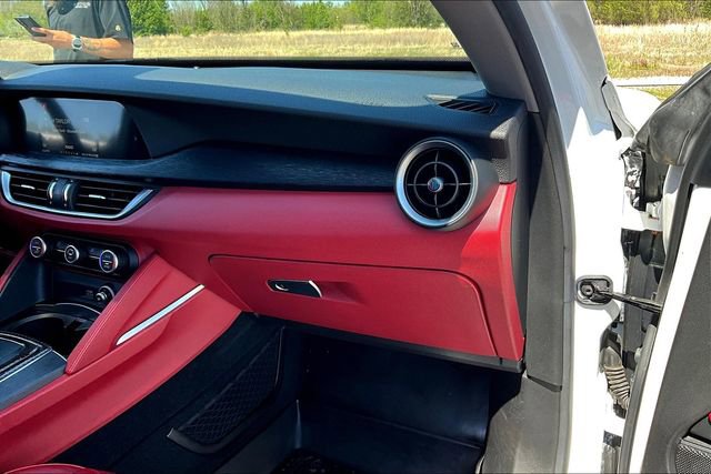 Used 2019 Alfa Romeo Stelvio w/ Nero Edizione image 26