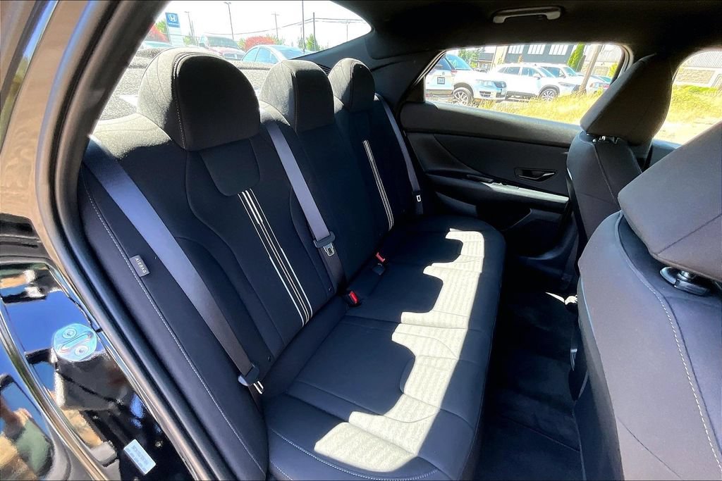 Used 2025 Hyundai Elantra SEL FWD image 20