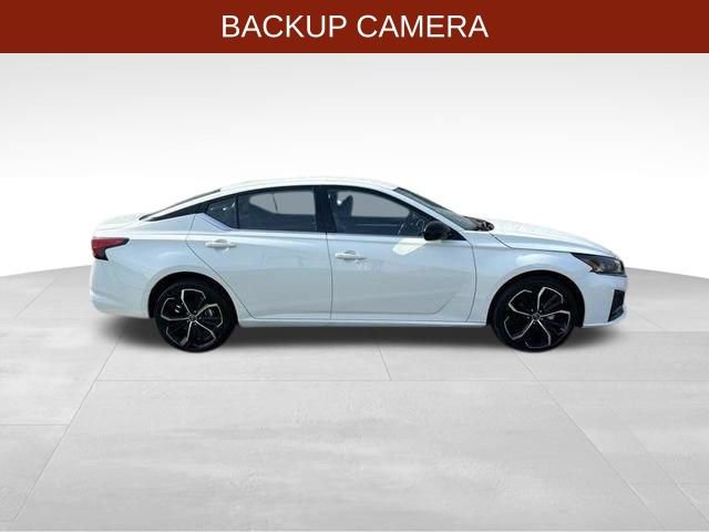 Used 2025 Nissan Altima 2.5 SR AWD/4WD image 8